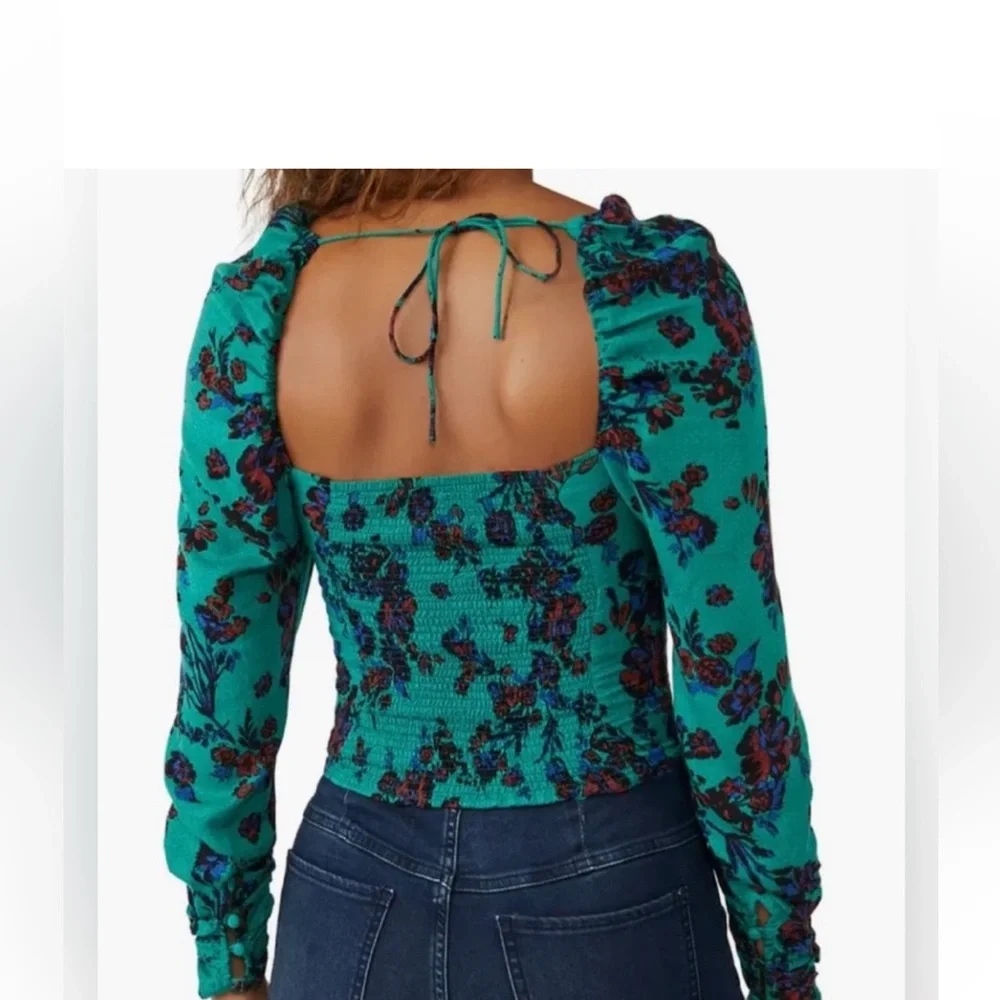 FREE PEOPLE FLORAL TOP NEW WITH TAG (829)